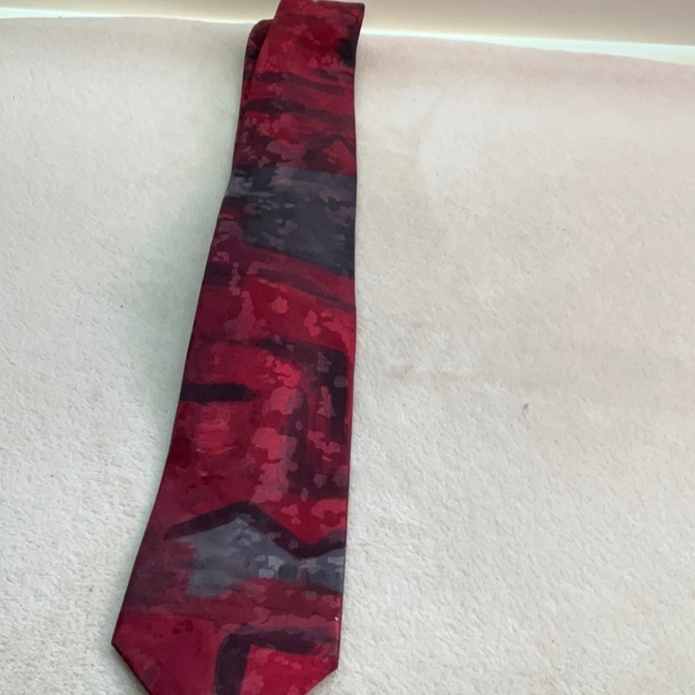 Red and Black Artistic Silk Tie